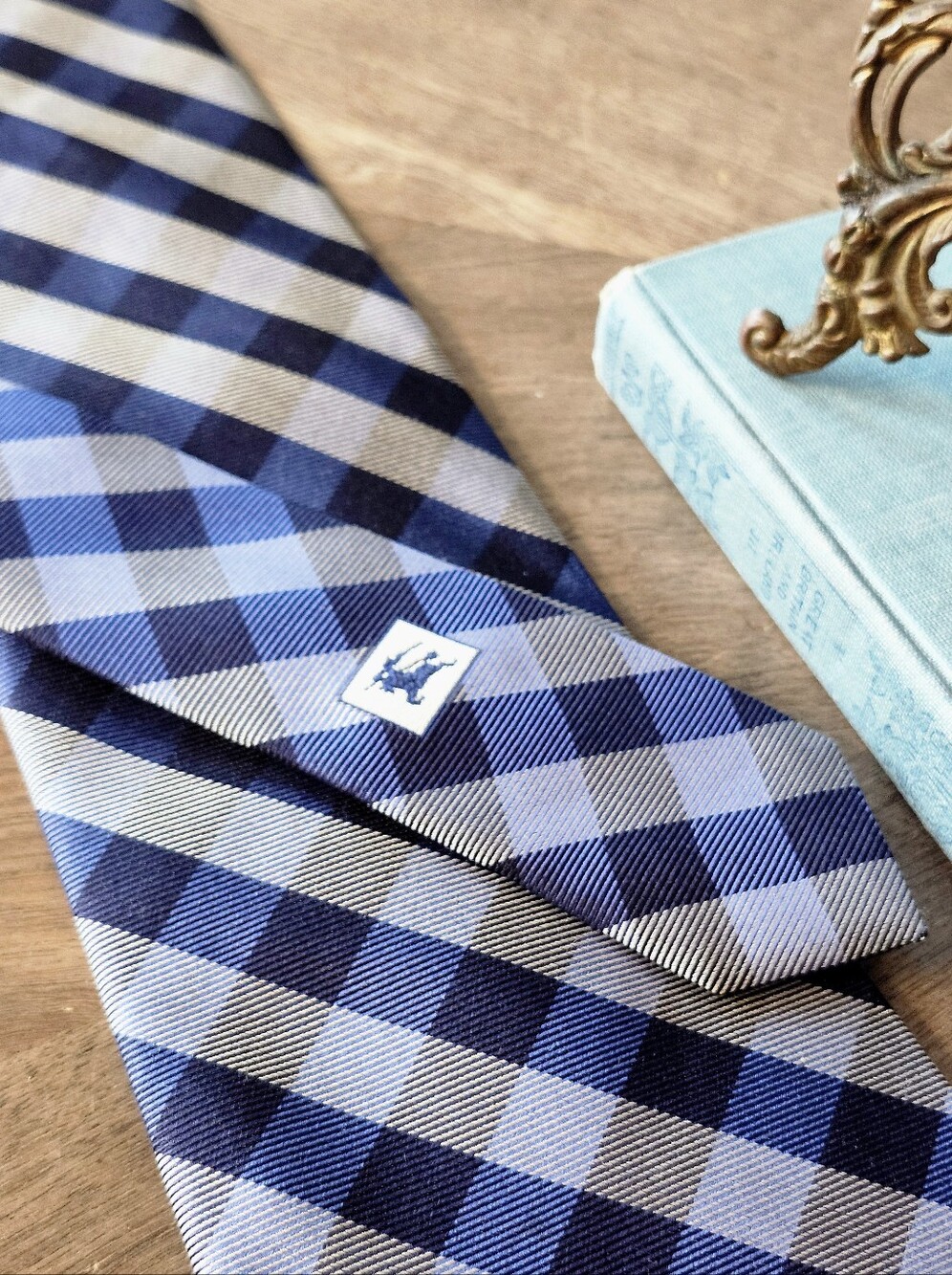 Burberry Vintage Men's Silk Striped Tie in Blue & White. Made In Italy